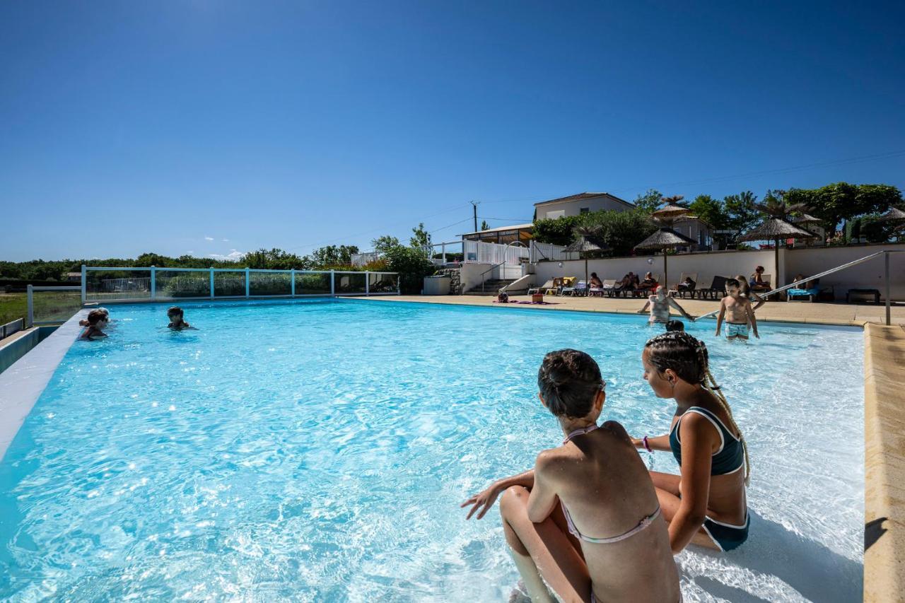 Charmant Camping Familiale 3 Etoiles Vue 360 Plage Piscine A Debordement Empl Xxl 拉博姆 外观 照片